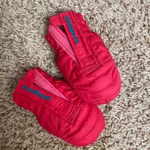 Patagonia Gloves 0-3 Months